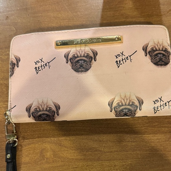 Betsey Johnson Pink Pug Print Wallet - Picture 1 of 4